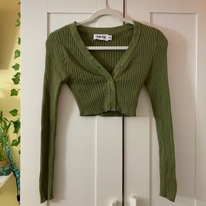 cropped button down shirt